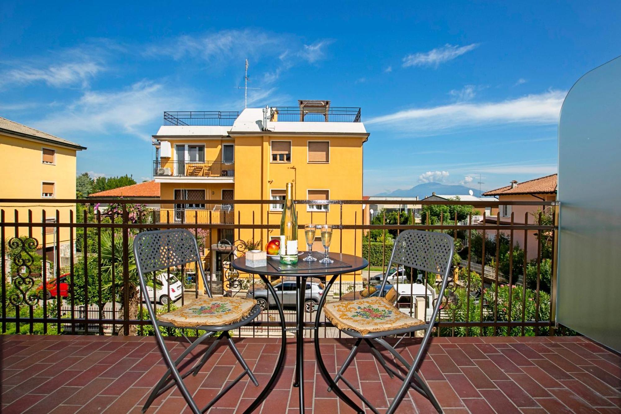 Villa Mimosa - Appartamento 2 Desenzano del Garda Esterno foto