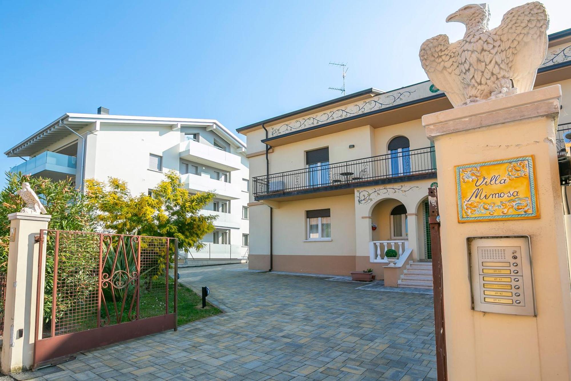 Villa Mimosa - Appartamento 2 Desenzano del Garda Esterno foto