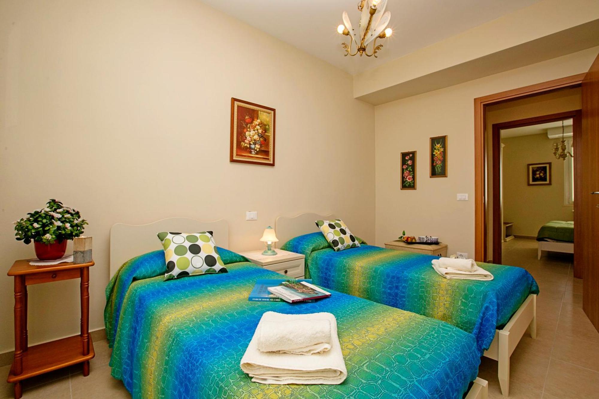 Villa Mimosa - Appartamento 2 Desenzano del Garda Esterno foto