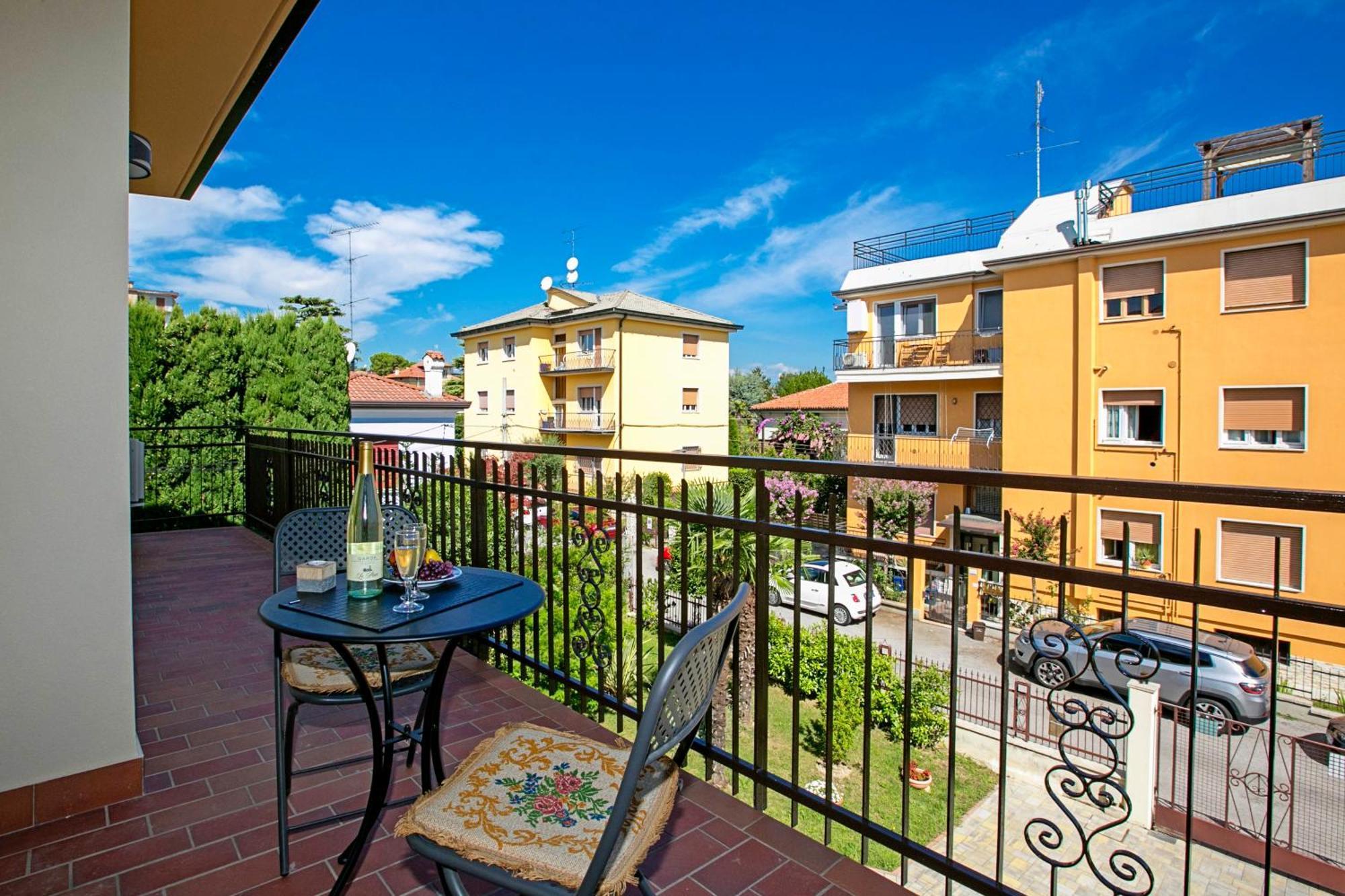 Villa Mimosa - Appartamento 2 Desenzano del Garda Esterno foto